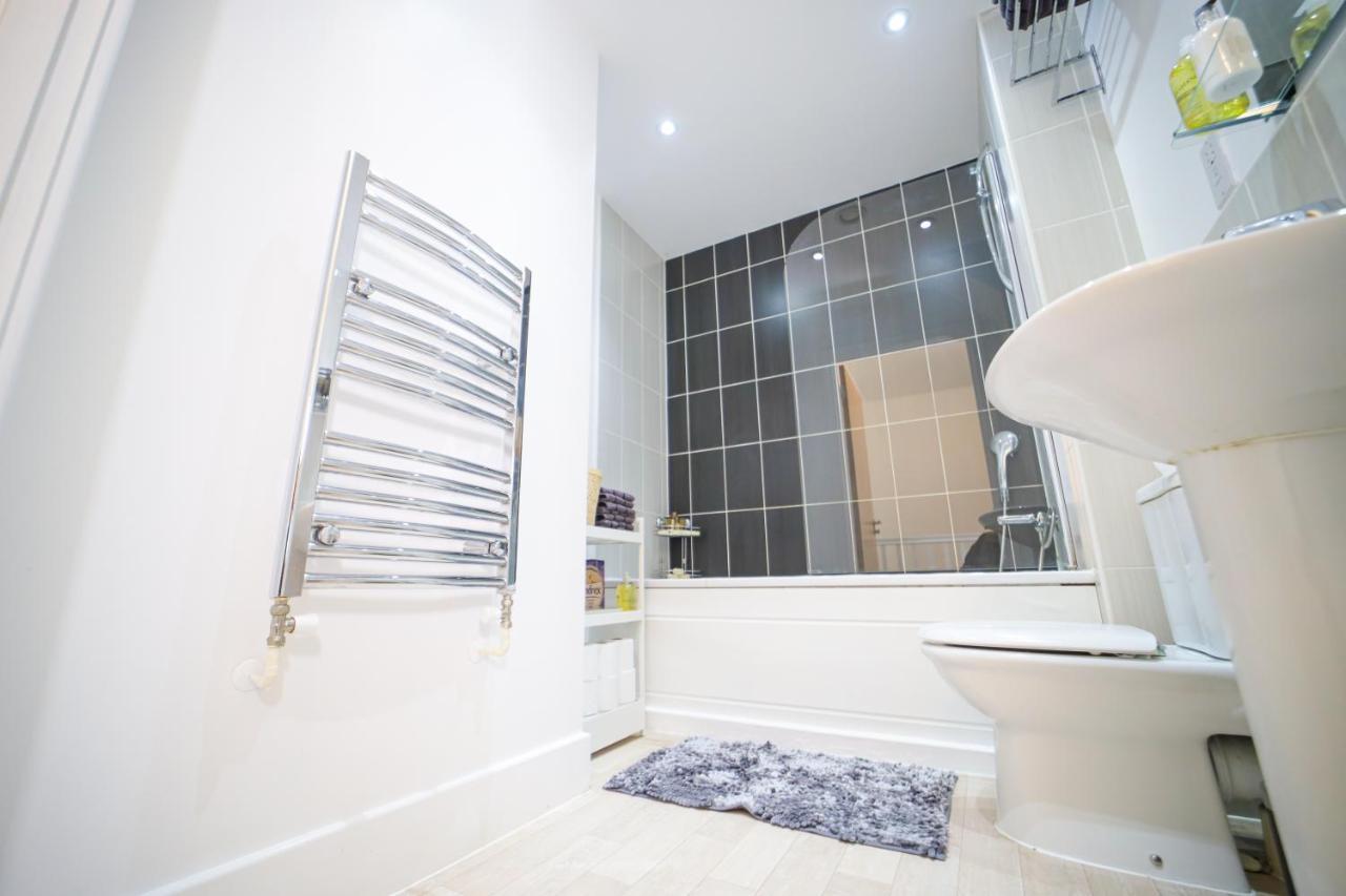 3 Bedroom House In Birmingham City Centre - Sleeps 6 Экстерьер фото