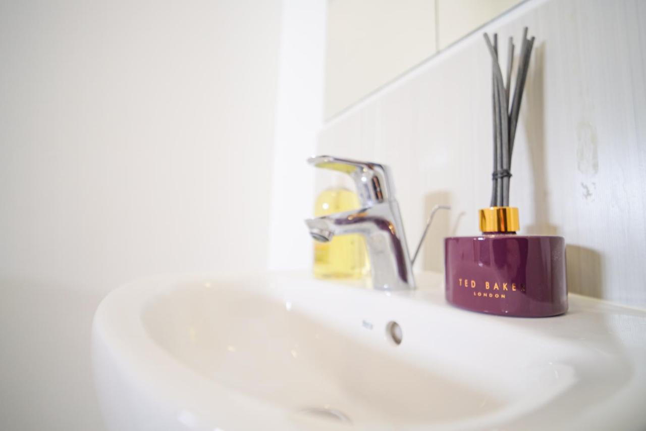3 Bedroom House In Birmingham City Centre - Sleeps 6 Экстерьер фото